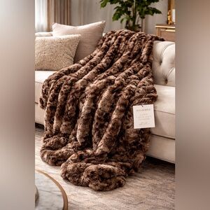 Mon Chateau Luxe Faux Fur Throw Blanket Ruched Brown 60” x 70” Luxurious New